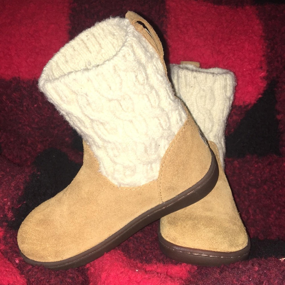 Sweater and suede UGG boots